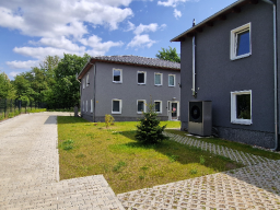 &amp;nbsp;
Zufahrt zum Verwaltungsgebäude